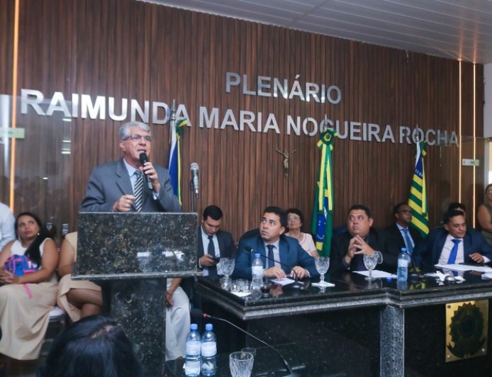 Posse de Autoridades Marca Início da 20ª Legislatura em Corrente-PI